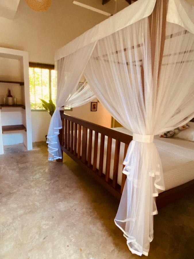 Cafe Ceylon Bed & Breakfast Koggala Exterior foto